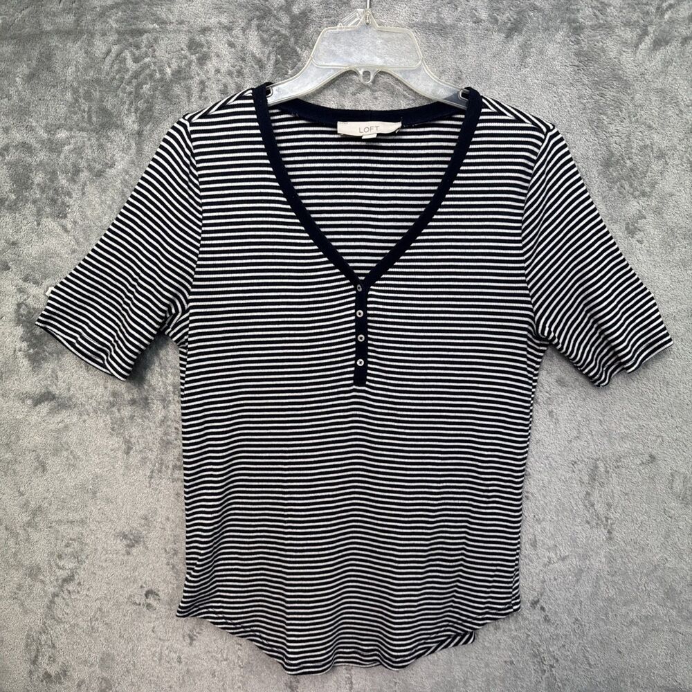 Loft Women’s Top Med.black white vneck short sleeve